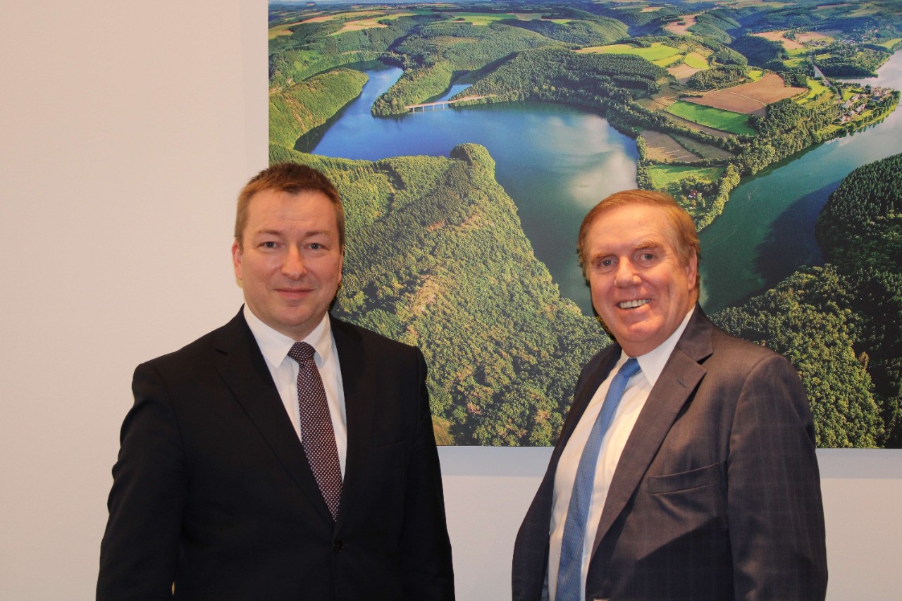 Marc Hansen et J. Randolph Evans lors de leur entretien à l'Hôtel de Bourgogne